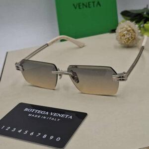 Veneta Rimless
